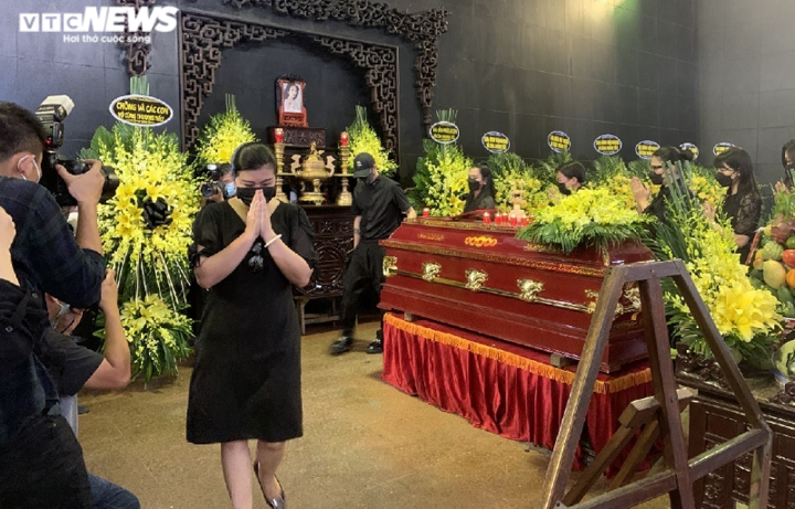 Người thân, bạn bè đưa tiễn Hoa hậu Thu Thủy - 8