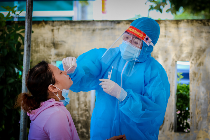 3 mẹ con dương tính SARS-CoV-2, là F1 của nhân viên bệnh viện ở Hà Tĩnh - 1