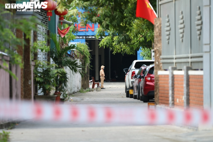 Ảnh: Nhân viên mắc COVID-19, Bệnh viện Đa khoa tỉnh Hà Tĩnh phong tỏa tạm thời - 4