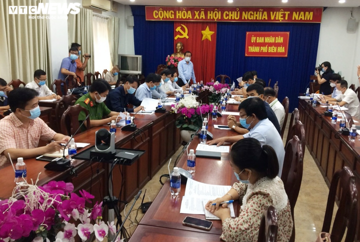 TP Biên Hoà họp khẩn do nhân viên khu công nghiệp nguy cơ cao mắc COVID-19 - 1