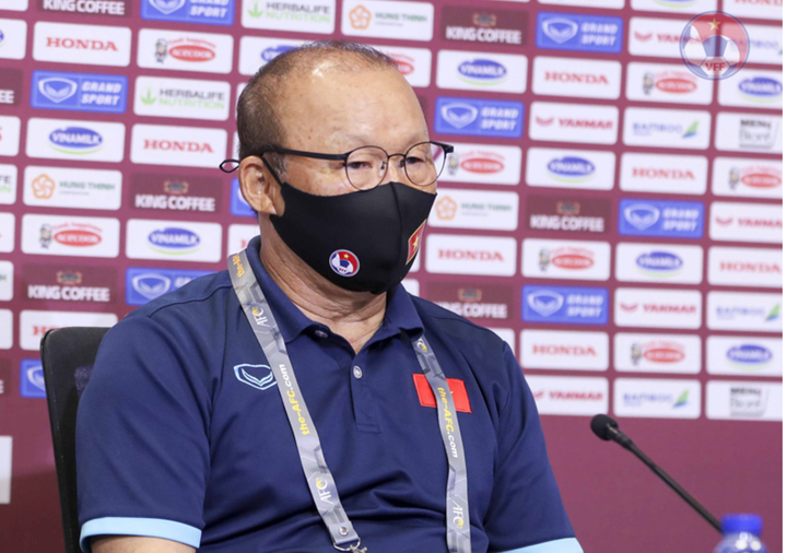 HLV Park Hang Seo bị cấm chỉ đạo trận Việt Nam vs UAE - 1