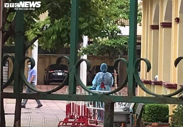 Thi lớp 10 ở Hải Phòng: Thí sinh F2 đến điểm thi riêng bằng xe chuyên dụng - 3