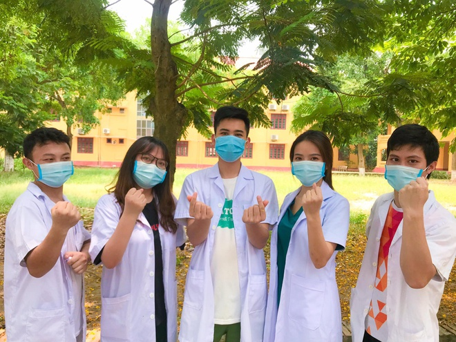 Nữ sinh ở tâm dịch gửi tin nhắn cho bố: 'Con đi trong tự hào và về cũng sẽ thế' - 1