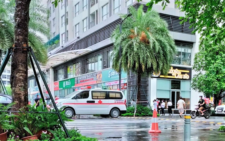 Nữ giúp việc rơi từ tầng 18 chung cư xuống đất thiệt mạng - 1