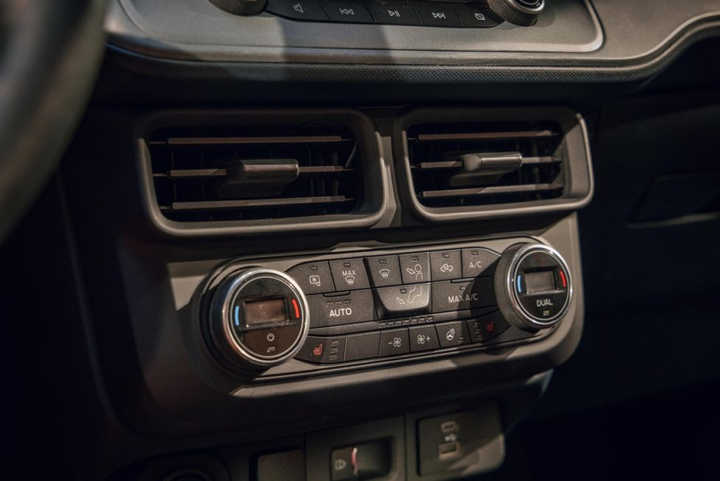 Xe bán tải cỡ nhỏ Ford Maverick ra mắt - 31