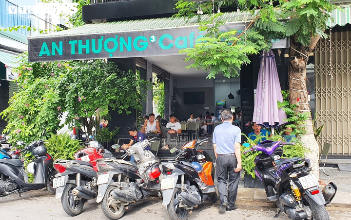 Hàng quán tấp nập, phố xá nhộn nhịp trong ngày đầu Đà Nẵng nới lỏng giãn cách - 1