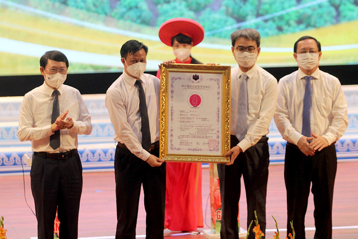 Chủ tịch Bắc Giang: Không vì bán được thêm vải mà để lây dịch sang nơi khác - 2