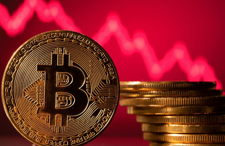 Bitcoin giảm giá mạnh - 1
