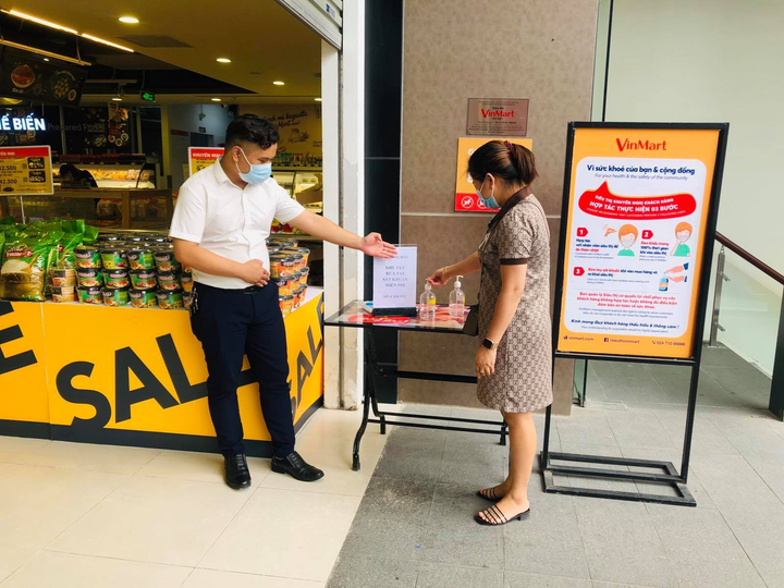 Cần thiết đưa nhân viên bán lẻ vào đối tượng ưu tiên tiêm vaccine COVID-19 sớm - 2