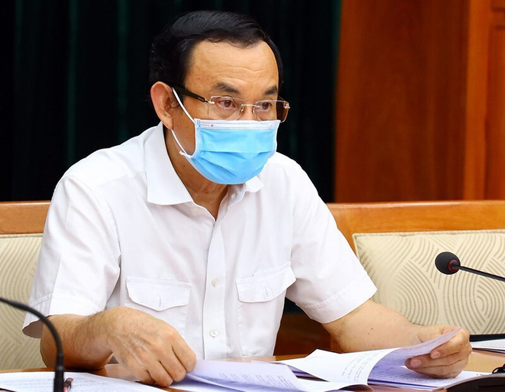 Bí thư Nguyễn Văn Nên: Ngày mai sẽ nghe báo cáo về lộ trình tiêm vaccine của TP - 1