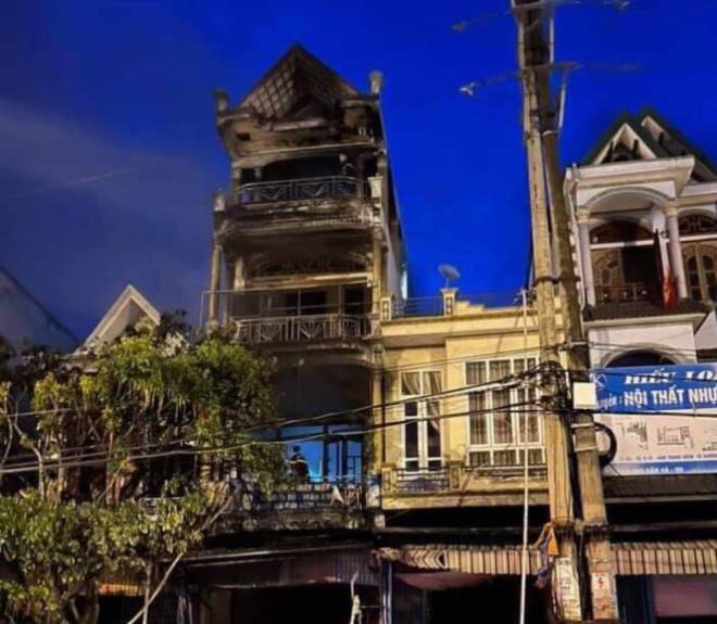 Quảng Ninh: Cháy nhà 4 tầng, một người chết lúc rạng sáng - 1