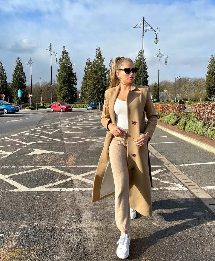 Dàn người mẫu hẹn hò ngôi sao EURO 2020 - 6