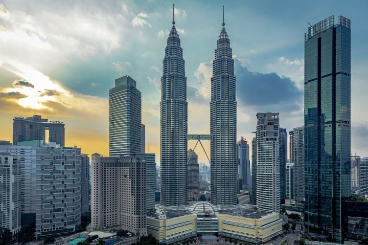 Vẻ lộng lẫy của tháp đôi cao nhất thế giới - Niềm kiêu hãnh của Malaysia