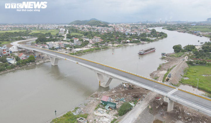 Cận cảnh 2 cây cầu 'song sinh' hơn 660 tỷ kết nối Hải Phòng với Hải Dương - 14