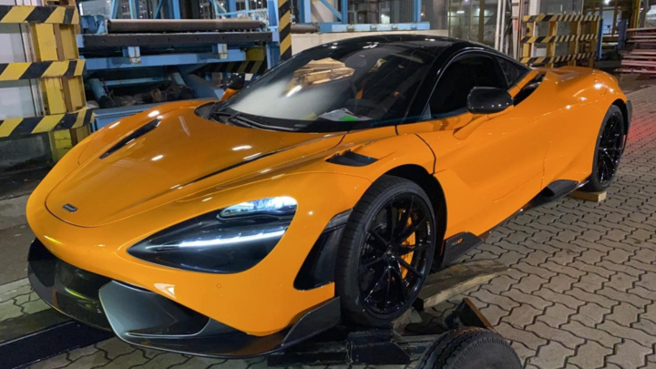 Siêu xe McLaren 765LT thứ tư cập bến Việt Nam - 10