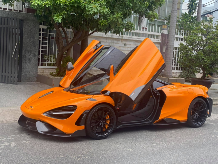 Siêu xe McLaren 765LT thứ tư cập bến Việt Nam - 1