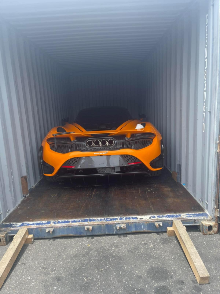 Siêu xe McLaren 765LT thứ tư cập bến Việt Nam - 11