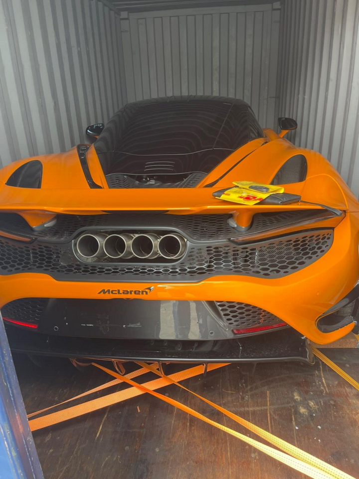 Siêu xe McLaren 765LT thứ tư cập bến Việt Nam - 7