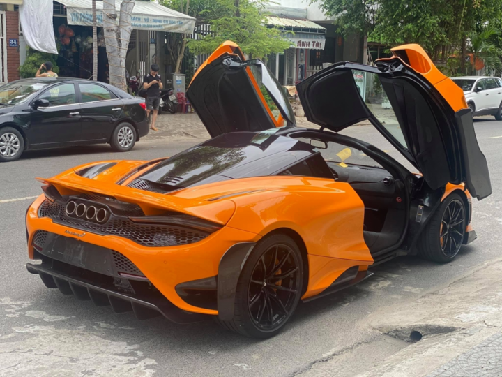 Siêu xe McLaren 765LT thứ tư cập bến Việt Nam - 5