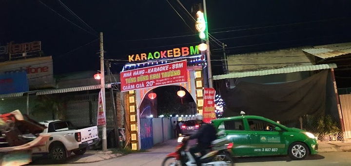 18 nam nữ 'phê' ma túy trong quán karaoke bất chấp dịch COVID-19 ở Long An - 1