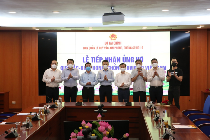 Sun Group góp thêm 320 tỷ đồng cho Quỹ vaccine phòng, chống COVID-19 - 3