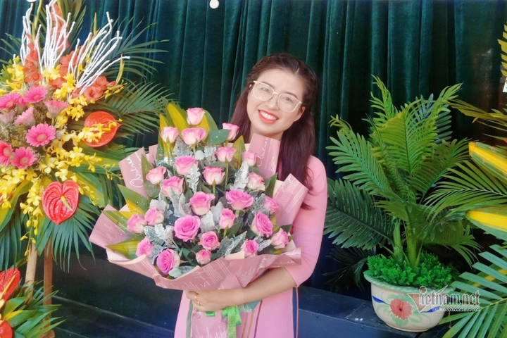 Hai cô giáo vừa trúng cử sẽ đề xuất gì trên diễn đàn Quốc hội? - 2