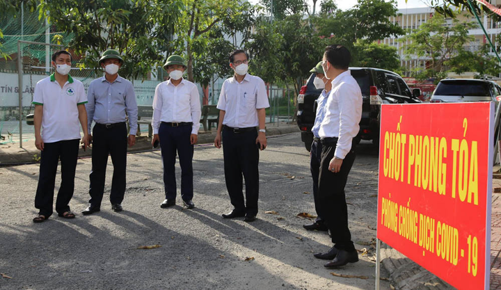 Cặp vợ chồng mắc COVID-19 ở Hà Tĩnh khả năng nhiễm biến chủng Ấn Độ - 2