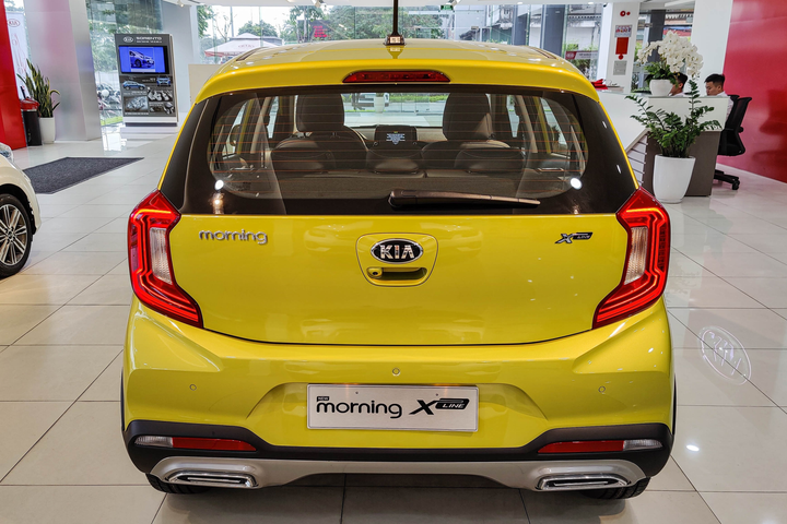 Hyundai Grand i10 và Kia Morning đuối sức trước VinFast Fadil - 11