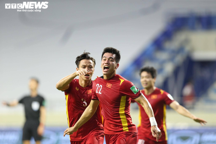 Trực tiếp Việt Nam 2-1 Malaysia: Quế Ngọc Hải lập công - 2