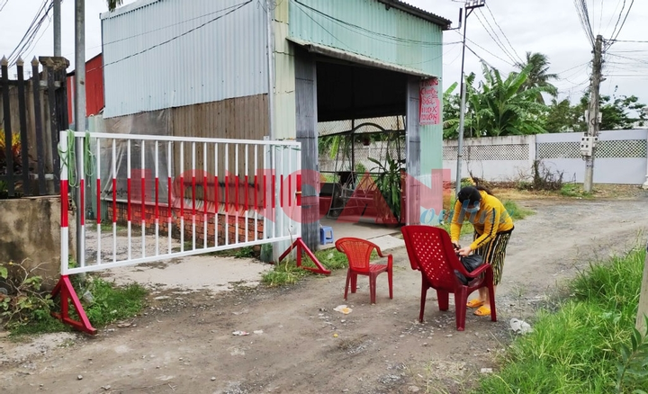 Nam công nhân từ TP.HCM về Long An nghi mắc COVID-19 - 1