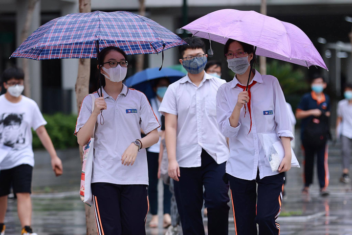 Thi vào lớp 10 Hà Nội: 4 em vi phạm quy chế, 278 thí sinh vắng mặt - 1