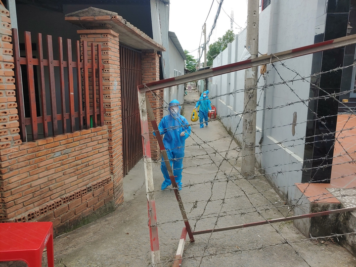 2 người cùng khu trọ ở TP Thủ Đức mắc COVID-19 chưa rõ nguồn lây - 1