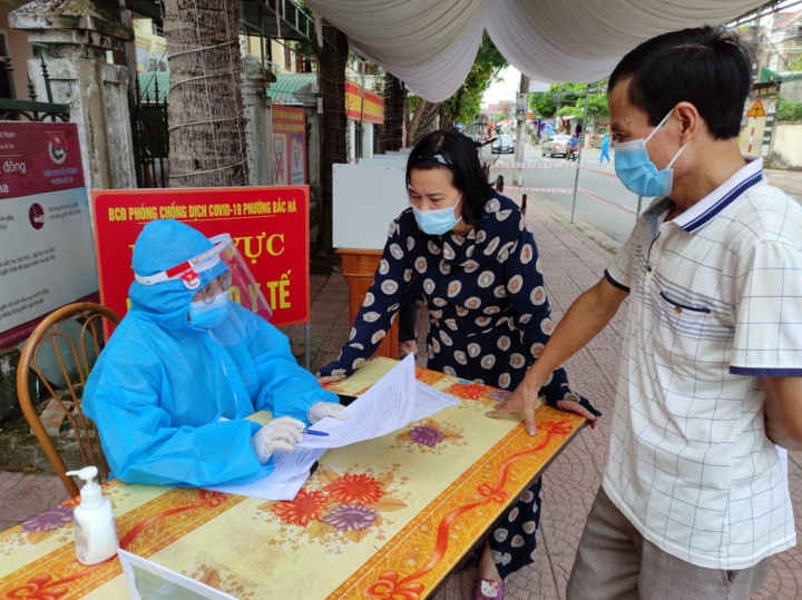Hà Tĩnh tìm người liên quan đến bệnh nhân COVID-19 - 1