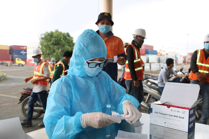 Trưa 14/6, TP.HCM ghi nhận thêm 26 người nghi mắc COVID-19 mới - 1