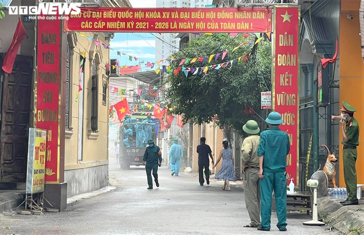 Nghệ An tìm người đến các địa điểm liên quan ca mắc COVID-19 - 1