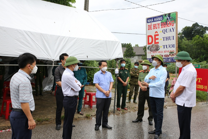 Hà Tĩnh khởi tố vụ án làm lây lan dịch bệnh COVID-19 ở huyện Hương Sơn - 1