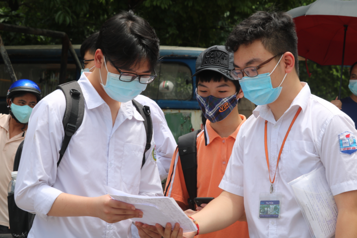 Đề chuyên Văn của Hà Nội: Câu nghị luận lủng củng, giới hạn khả năng cảm thụ - 1