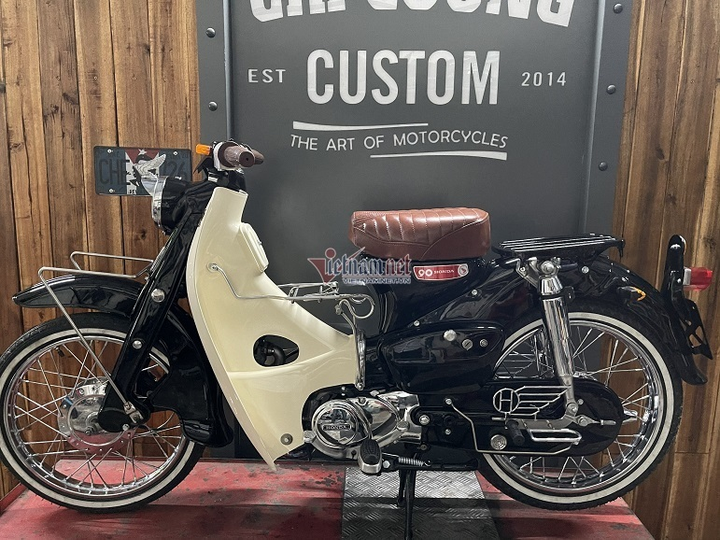 Honda Cub C65 tuyệt đẹp được “chế” từ khung sườn Cub 78 cũ - 1