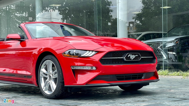 Chi tiết Ford Mustang 2021 phiên bản mui trần tại Việt Nam - 9