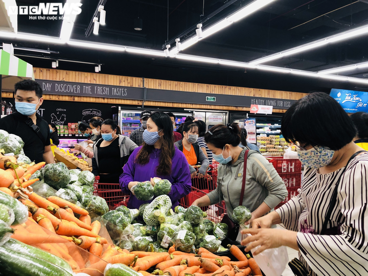 Những dịch vụ nào được hoạt động sau 0h ngày 15/6 tại TP.HCM? - 1