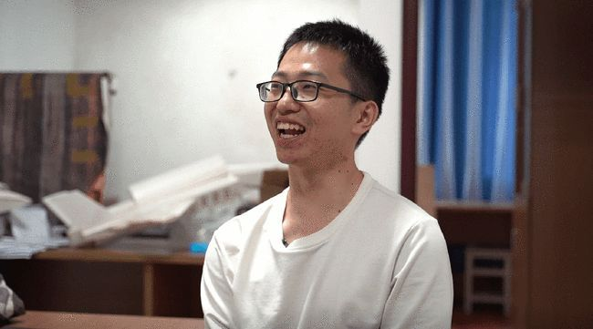 Chàng sinh viên bại não có 8 bằng sáng chế quốc gia - 1