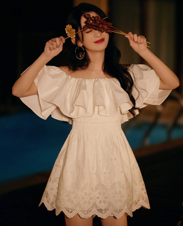 Triệu Lệ Dĩnh hóa thân thành 'Nữ thần Kim Ưng' lộng lẫy | Boho dresses  long, Cocktail outfit, Dress