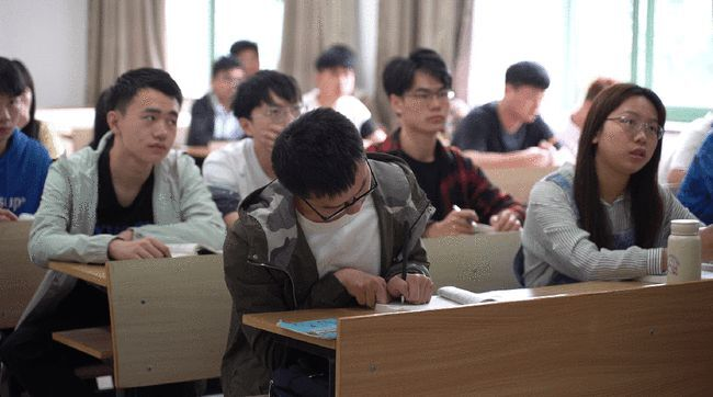 Chàng sinh viên bại não có 8 bằng sáng chế quốc gia - 3