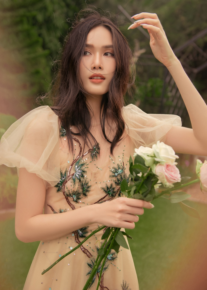 Á hậu Phương Anh đẹp mộng mơ trong bộ ảnh mừng tuổi mới - 10