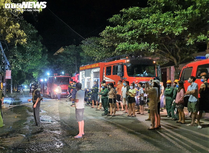 Hình ảnh tan hoang của phòng trà xảy ra hỏa hoạn khiến 6 người chết - 4