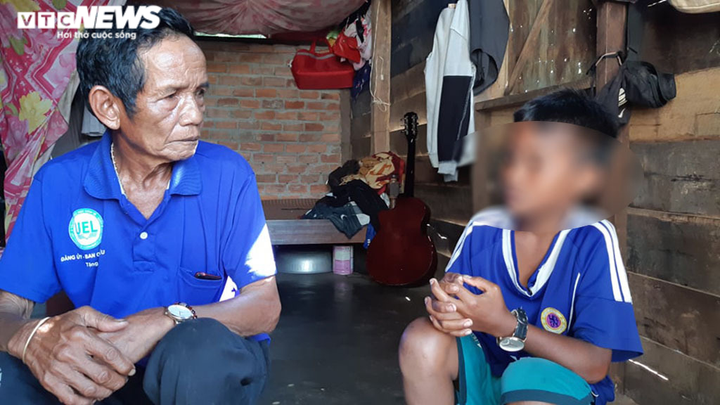 Học sinh nghèo không có tiền đóng quỹ bị hiệu trưởng giữ học bạ: Thông tin mới - 1