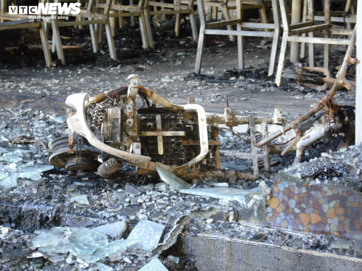 Hình ảnh tan hoang của phòng trà xảy ra hỏa hoạn khiến 6 người chết - 8