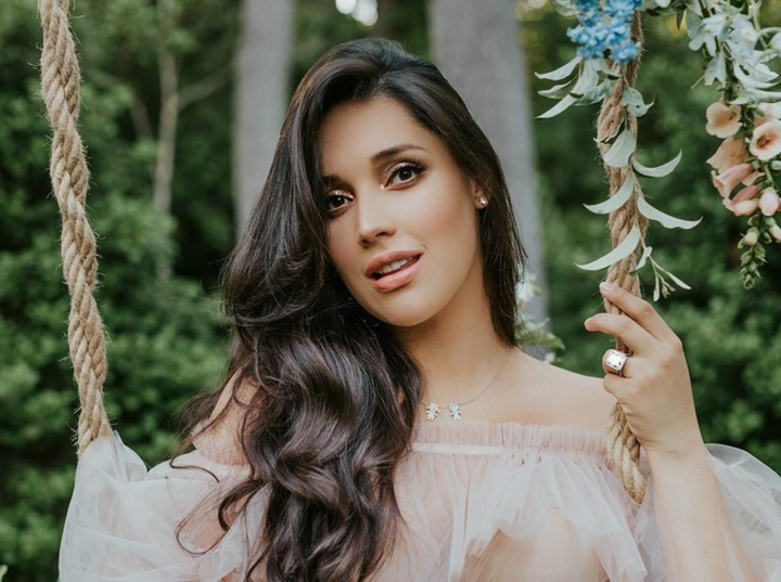 Chuyện tình đẹp của hoa hậu cao nhất lịch sử Miss Universe - 6