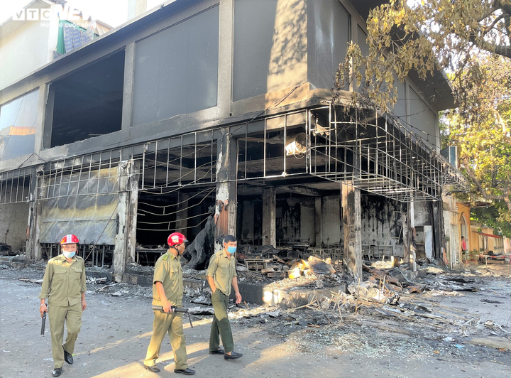 Hình ảnh tan hoang của phòng trà xảy ra hỏa hoạn khiến 6 người chết - 12