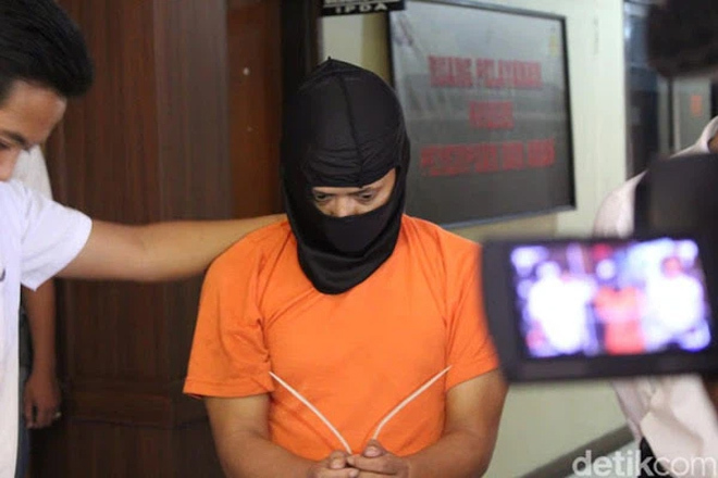 Liên tục bị hỏi bao giờ lấy vợ, gã trai bóp cổ hàng xóm - 1